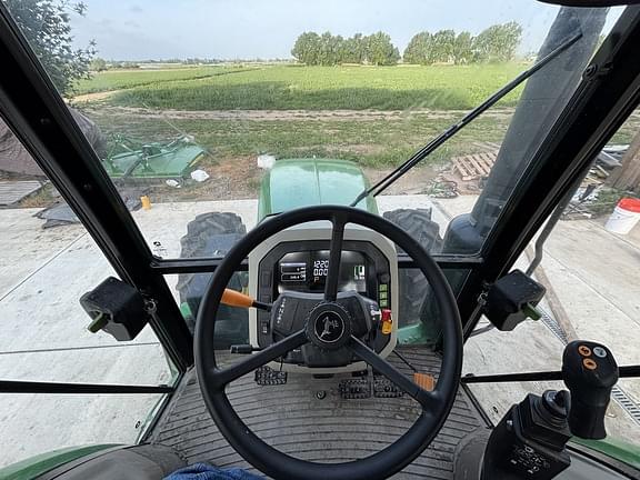 Image of John Deere 5125M equipment image 4