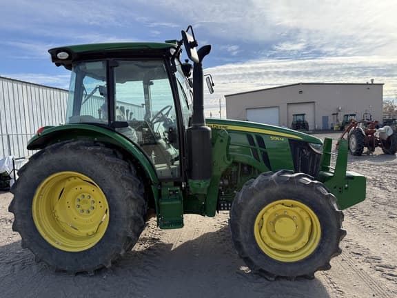Image of John Deere 5125M equipment image 2