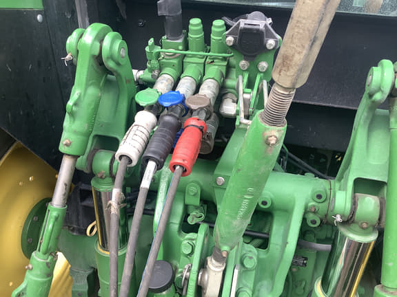 Image of John Deere 5125M equipment image 2