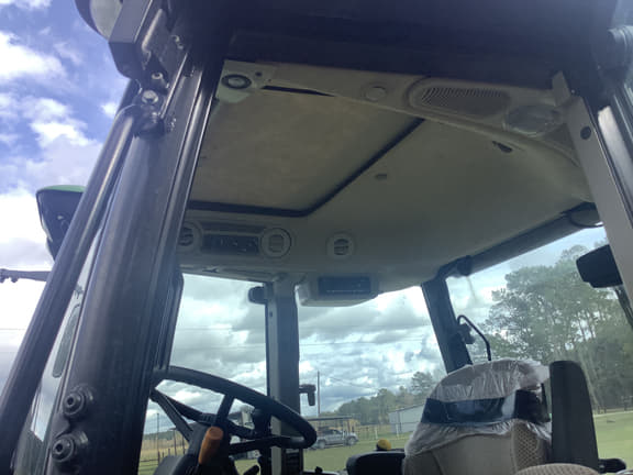 Image of John Deere 5125M equipment image 3