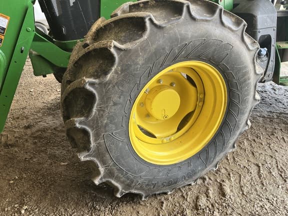 Image of John Deere 5125M equipment image 2