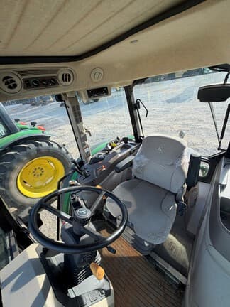 Image of John Deere 5125M Primary image