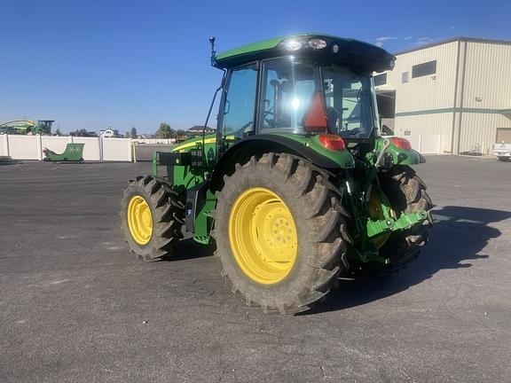 Image of John Deere 5125M equipment image 2