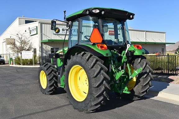Image of John Deere 5125M equipment image 2