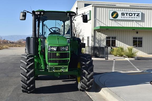 Image of John Deere 5125M equipment image 4
