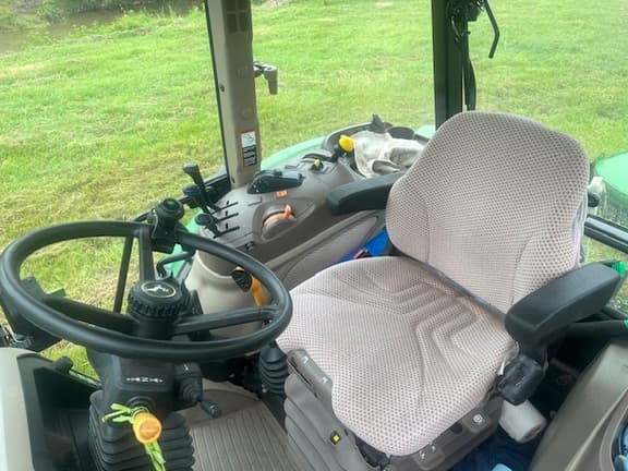 Image of John Deere 5125M equipment image 3