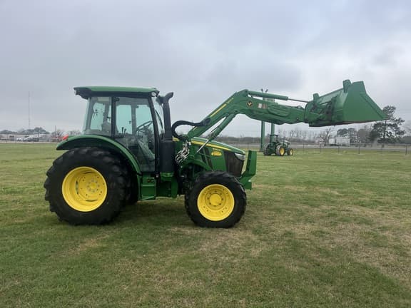 Image of John Deere 5125M equipment image 1