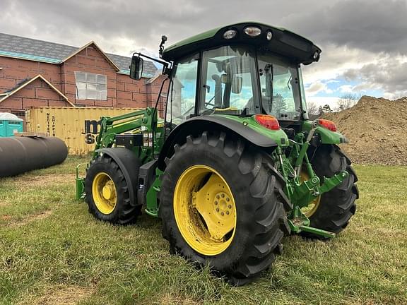 Image of John Deere 5125M equipment image 2