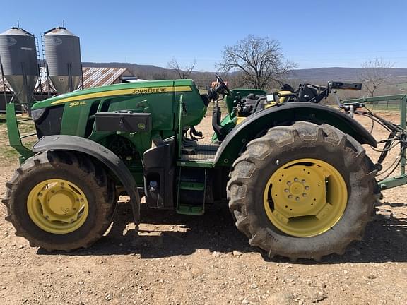 Image of John Deere 5125ML equipment image 1