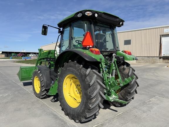 Image of John Deere 5125R equipment image 3