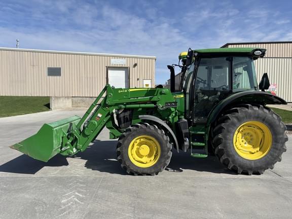 Image of John Deere 5125R equipment image 1