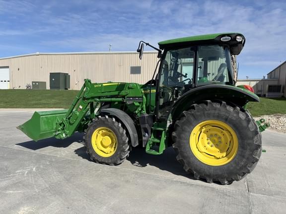 Image of John Deere 5125R equipment image 2