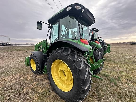 Image of John Deere 5125R equipment image 4