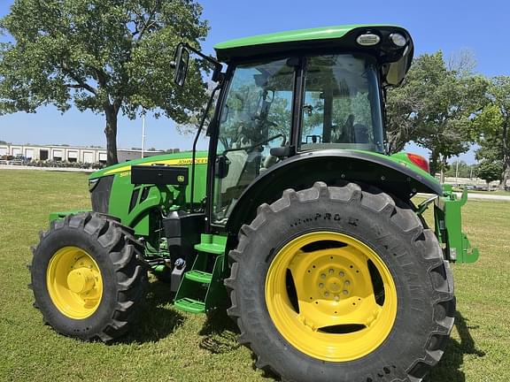 Image of John Deere 5125R equipment image 2