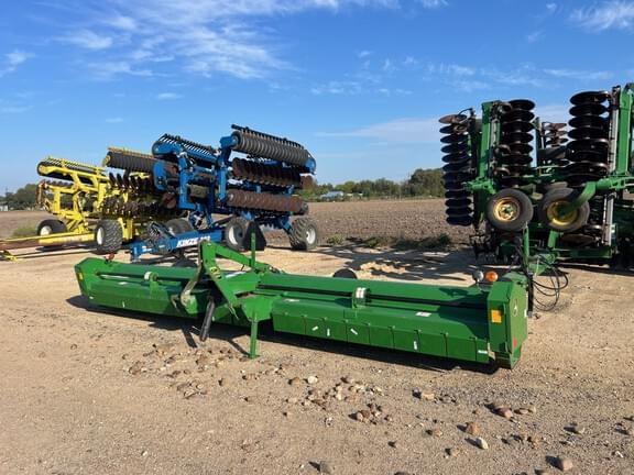 Image of John Deere 520 equipment image 2