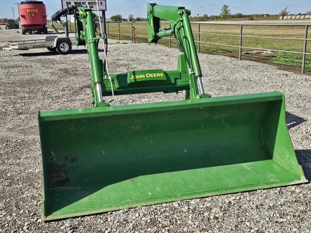 Image of John Deere 520M equipment image 2