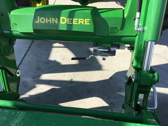 Image of John Deere 520M equipment image 3