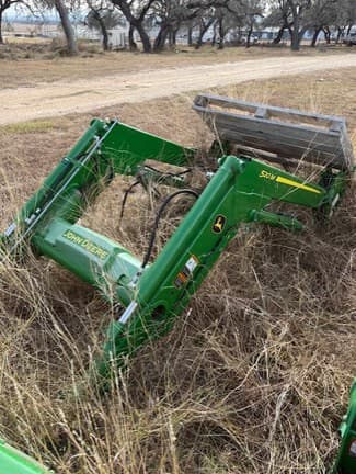 Image of John Deere 520M equipment image 4