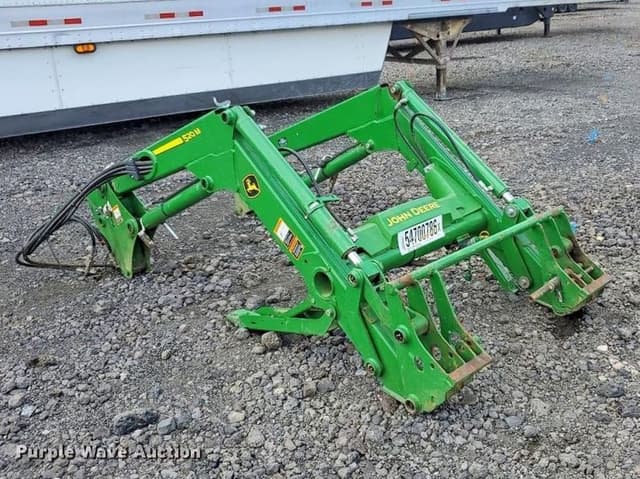 Image of John Deere 520M equipment image 2