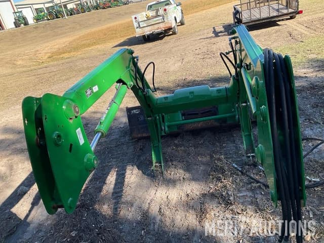 Image of John Deere 520M equipment image 4