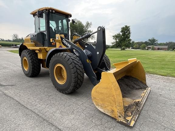 Image of John Deere 524P Primary image