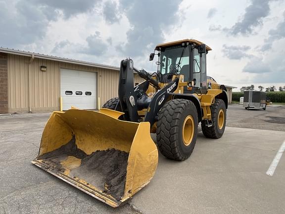 Image of John Deere 524P equipment image 1