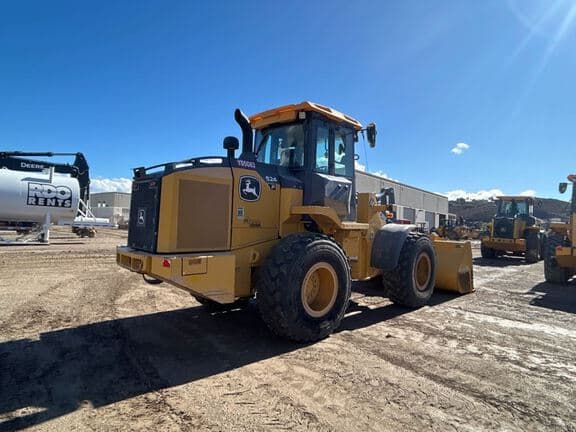Image of John Deere 524P equipment image 4