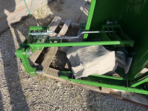 Image of John Deere 540R equipment image 2