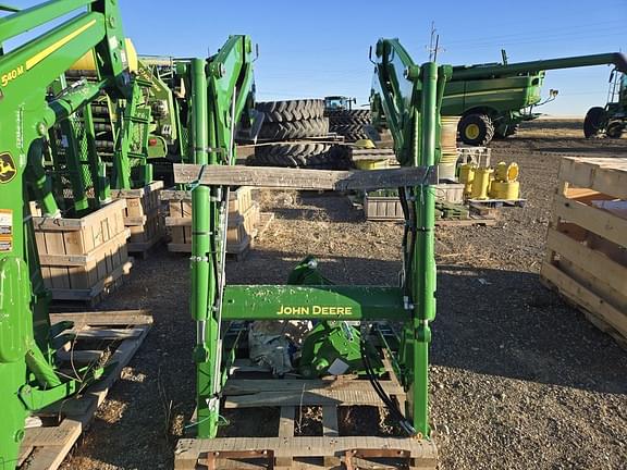 Image of John Deere 540R equipment image 1