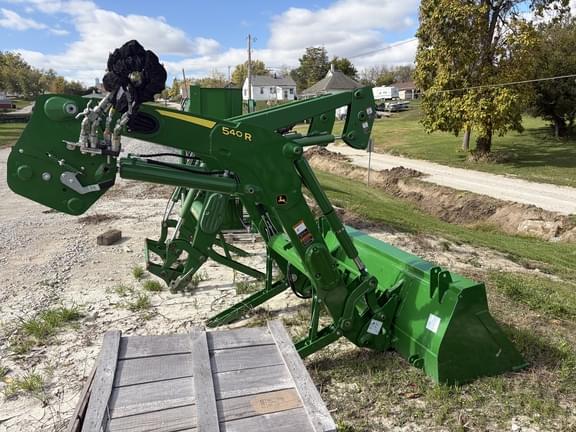 Image of John Deere 540R equipment image 1