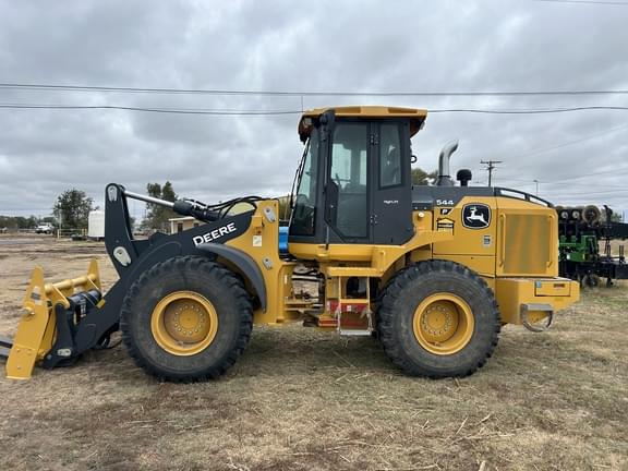 Image of John Deere 544P equipment image 1