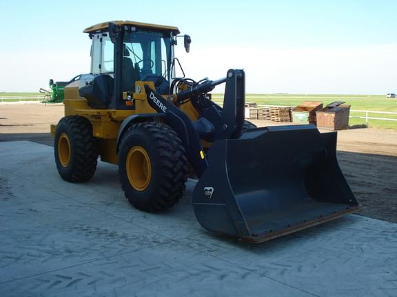 Image of John Deere 544P equipment image 4