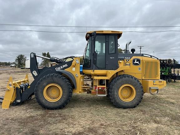 Image of John Deere 544P equipment image 1