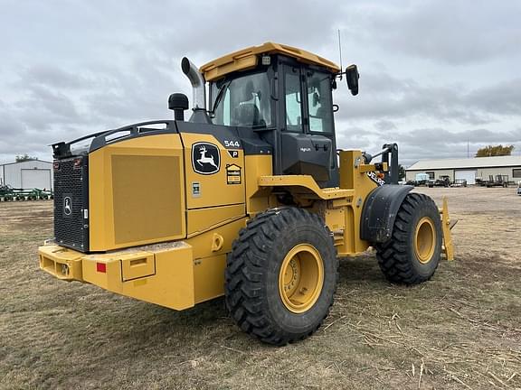 Image of John Deere 544P equipment image 4