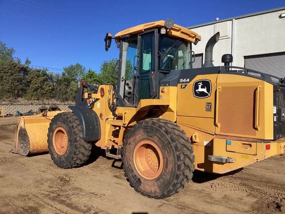 Image of John Deere 544P equipment image 2
