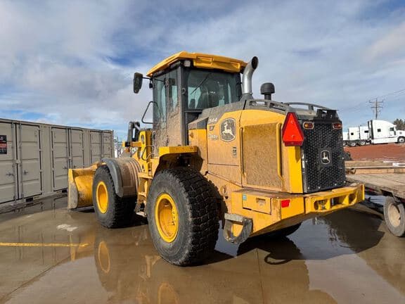 Image of John Deere 544P equipment image 2
