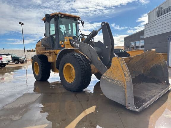 Image of John Deere 544P equipment image 4