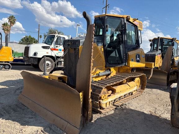 2022 John Deere 550K XLT Equipment Image0