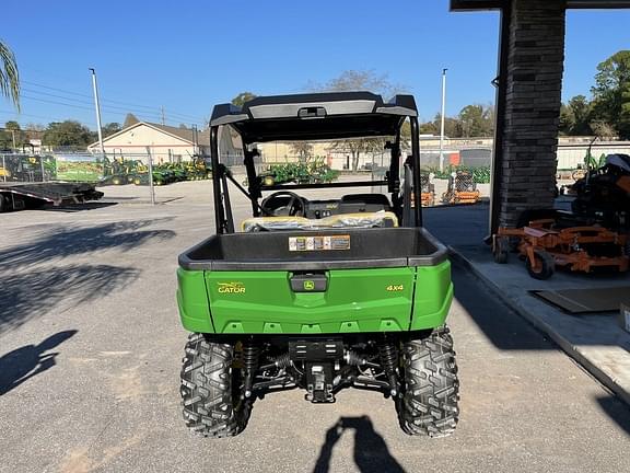 Image of John Deere XUV 560E equipment image 4