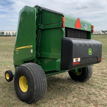 Image of John Deere 560M equipment image 4