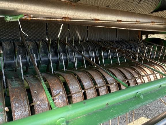 Image of John Deere 560M equipment image 4