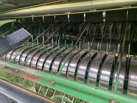 Image of John Deere 560M equipment image 4