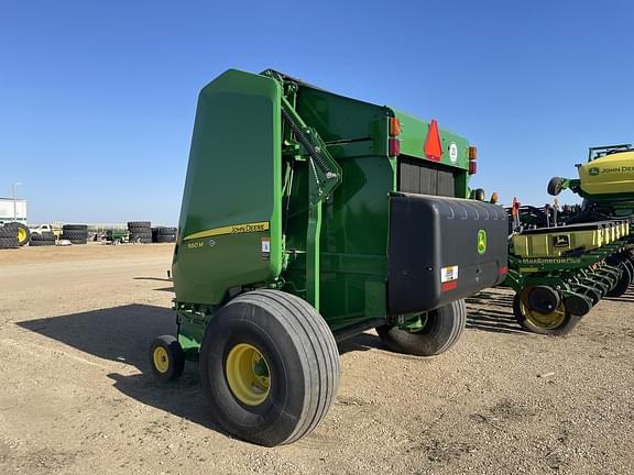 Image of John Deere 560M equipment image 1