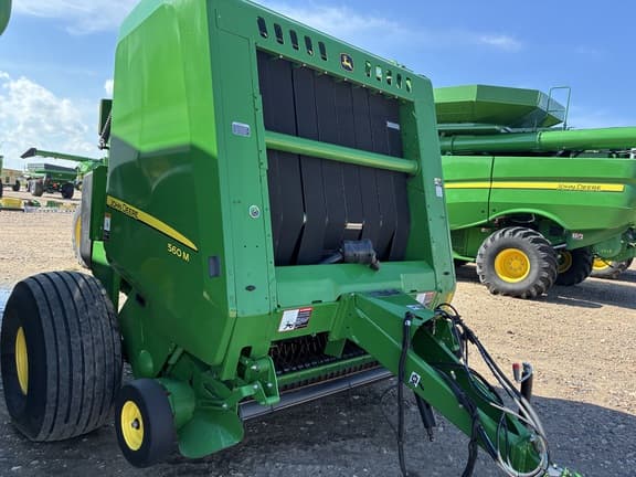 Image of John Deere 560M equipment image 3