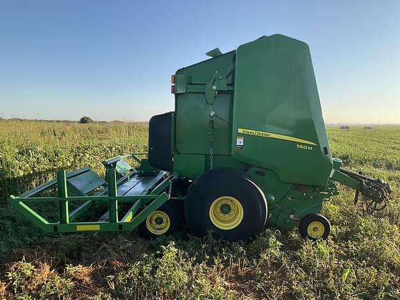 Image of John Deere 560M equipment image 4