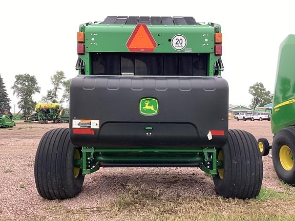 Image of John Deere 560M equipment image 4