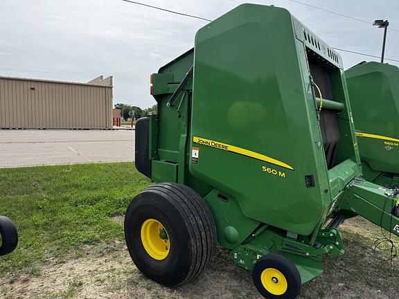 Image of John Deere 560M equipment image 4