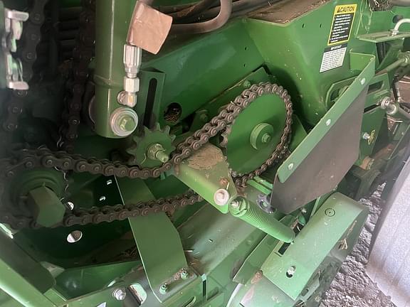 Image of John Deere 560M equipment image 3