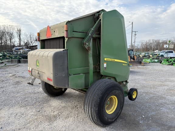 Image of John Deere 560M equipment image 4