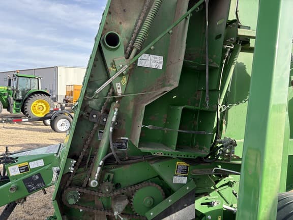 Image of John Deere 560M equipment image 4